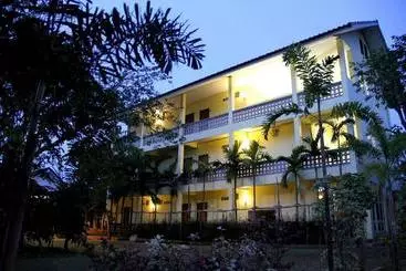 Hotel Prasertsri Place