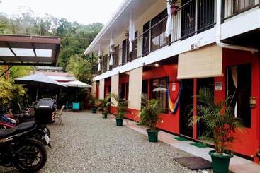 هاستل Puerto Viejo