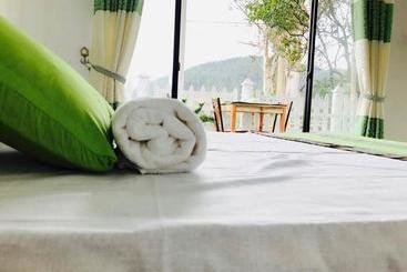 Bed and Breakfast Ella Slon White Elephant