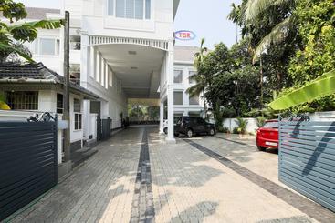 Hotel Treebo Tgr Suites