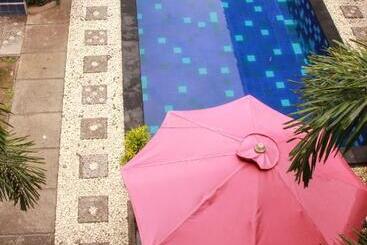 هاستل Nuka Beach Inn