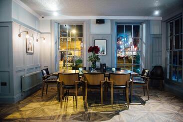 בית מלון כפרי Banyers House