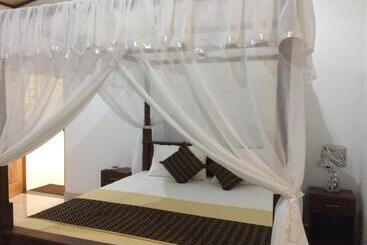 Hotel Gg Lodge Mirissa