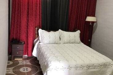 هتل Hollywood Paradise Zf