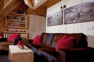 ホテル Schneekarhütte