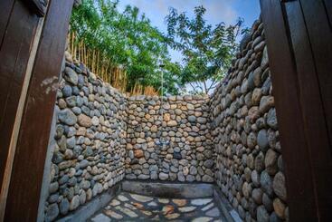 هاستل Wild Tracks Overland Camp