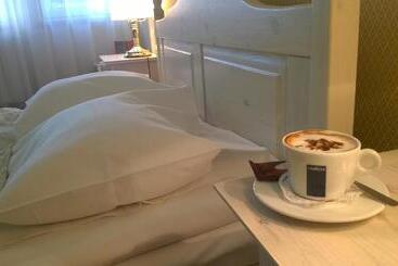 Hotel Pod Herbem  Pokoje Ozonowane