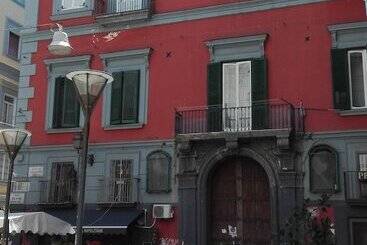 تختخواب و صبحانه Sotto Le Stelle Ai Decumani