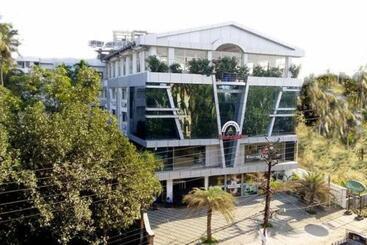 渡假胜地 Nakshatra Emerald