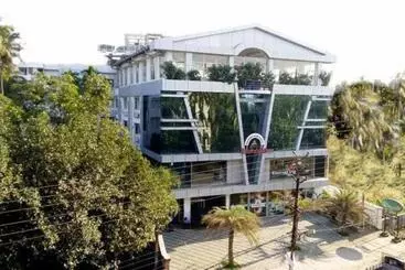 Resort Nakshatra Emerald