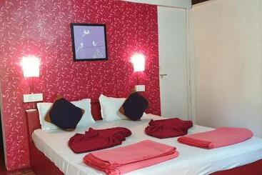 Bed and Breakfast Shiva Cottages