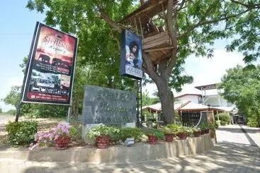 ホテル Sihilro Regency