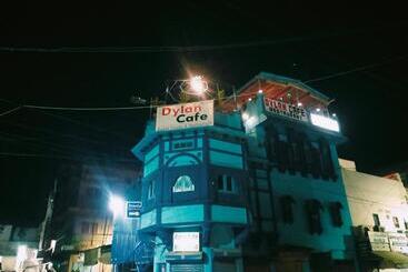 Bed and Breakfast Dylan Cafe And Guest House