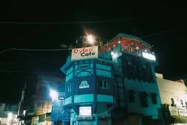 Bed & Breakfast Dylan Cafe And Guest House
