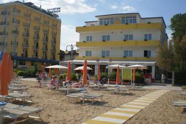 בית מלון כפרי Silva Frontemare