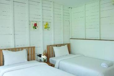 Szálloda Sunshine Inn Resort Khaolak