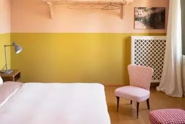 تختخواب و صبحانه Le 33