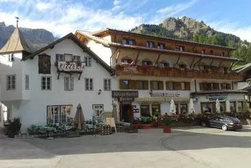 Hotel Pordoi   Fam Furgler