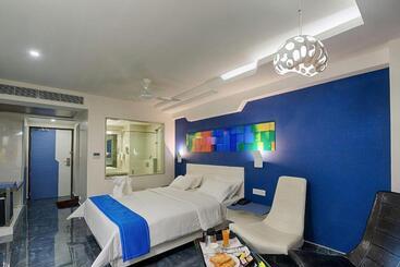 ホテル Vijay Elanza