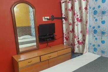 בית מלון כפרי Yelagiri Residency