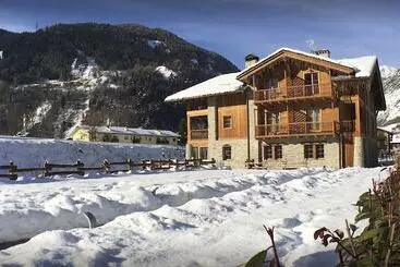 Hotel Les Montagnards