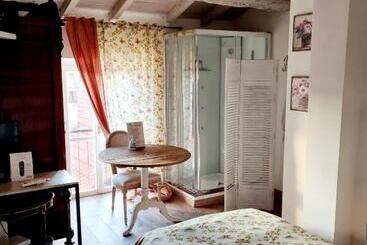 تختخواب و صبحانه Le Stanze Del Cardinale