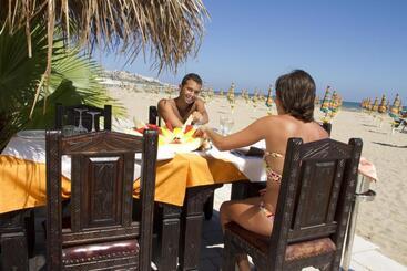 ホテル Oasi Beach