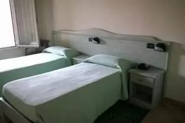 Hotelli Albergo Del Po