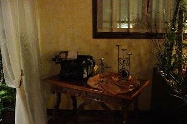 Отель Albergo Ristorante Flora