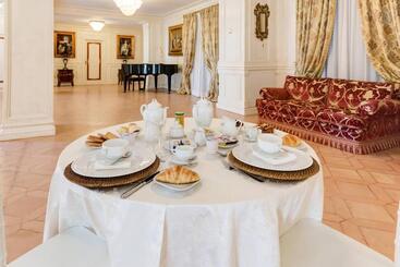 ベッドアンドブレックファースト Villa Strampelli