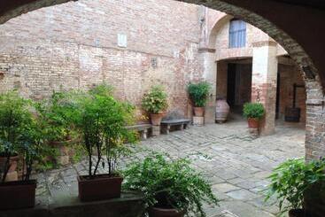 Курорт Borgo La Grancia