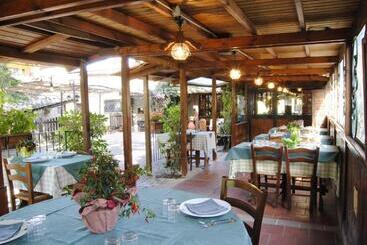 ベッドアンドブレックファースト La Vecchia Quercia