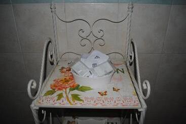 تختخواب و صبحانه Tellus Saturnia