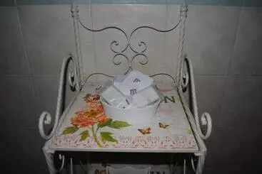 ベッドアンドブレックファースト Tellus Saturnia