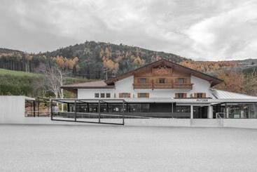 فندق Restaurant Putzer