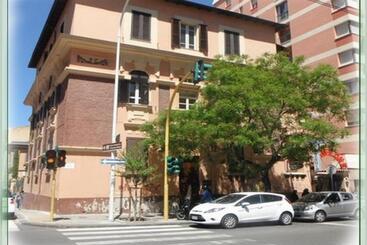 تختخواب و صبحانه Chiaro Di Luna Viale Italia