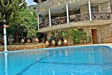 Bed and Breakfast Kas Dogapark Otel