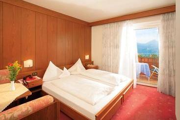 ホテル Pension Zum Burggräfler