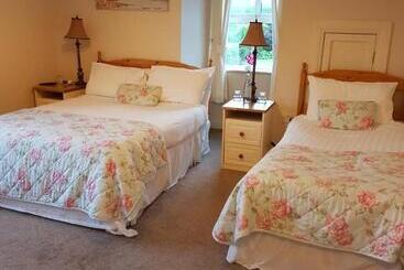 Bed & Breakfast Greenlawn Lodge