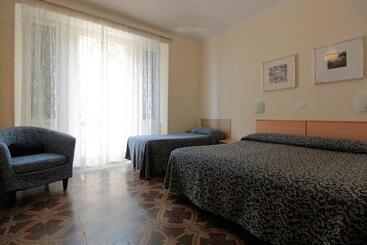 Отель Villa Amelia