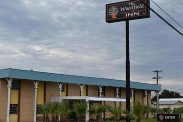 فندق على الطريق Woodfield Inn And Suites