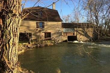 호텔 Logis Hôtel Le Chantoiseau