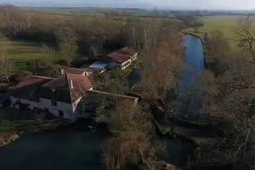 Hotelli Logis Hôtel Le Chantoiseau