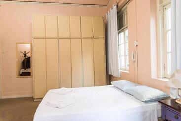 هتل Palácio Próx Ao Hospital Santa Casa