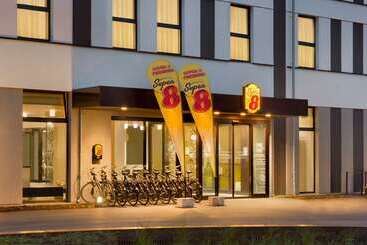 בית מלון כפרי Super 8 Freiburg