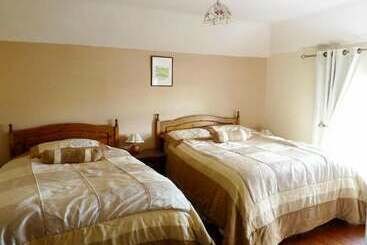 בית מלון כפרי Bridgeview Farmhouse