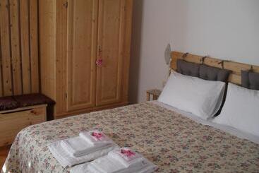 Nocleg ze śniadaniem Casa Noemi Imer