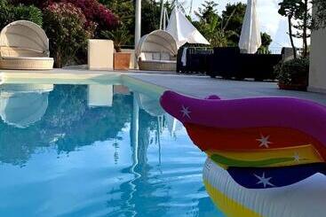 בית מלון כפרי Mercurio Sul Mare Fish Restaurant And Private Beach