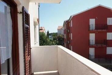 ベッドアンドブレックファースト Apartments Palit Rab