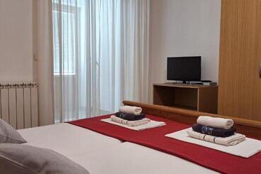 ホテル Apartments And Rooms Vinko